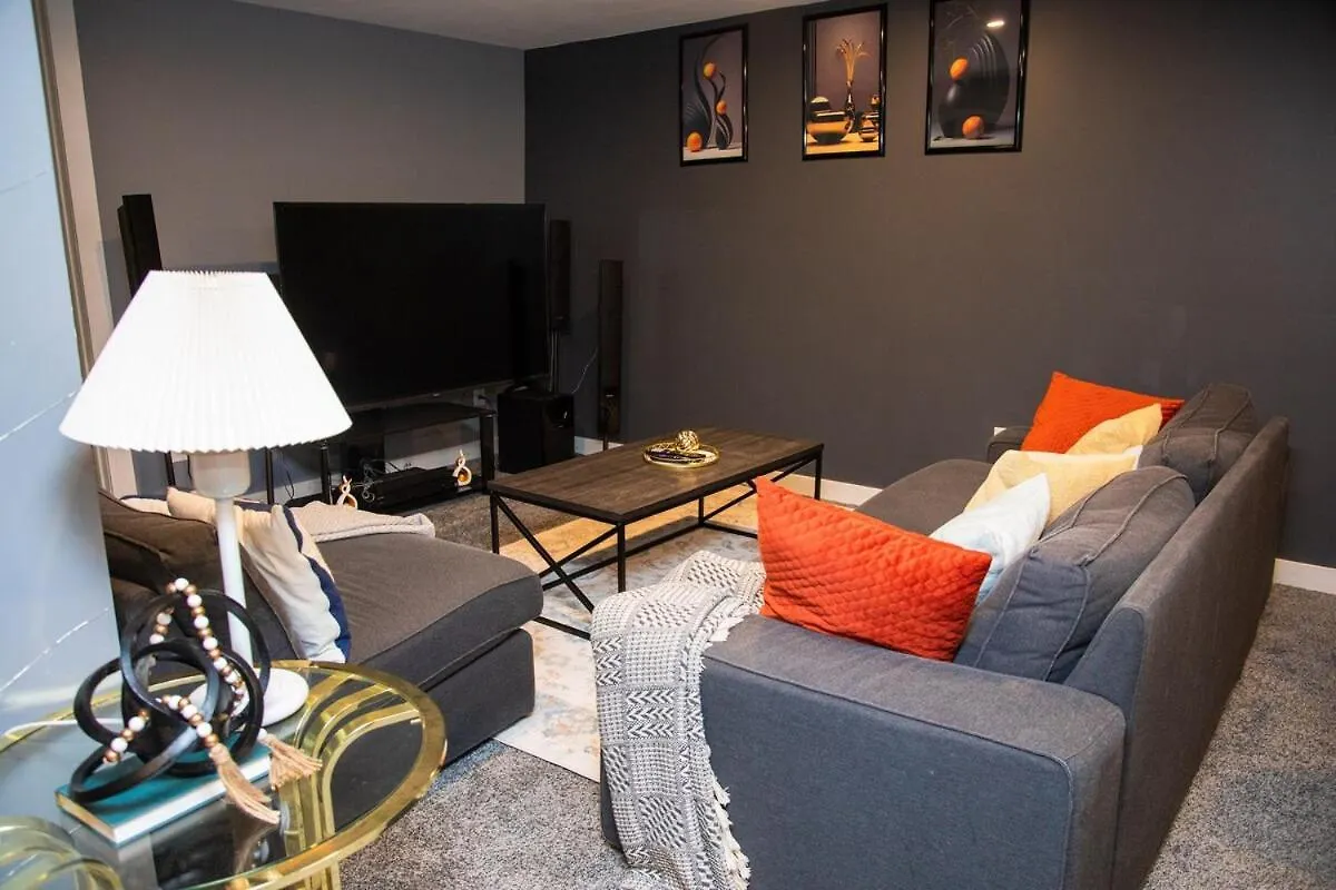 Appartamento One-Bedroom Guest Suite With Private Entry Winnipeg Canada