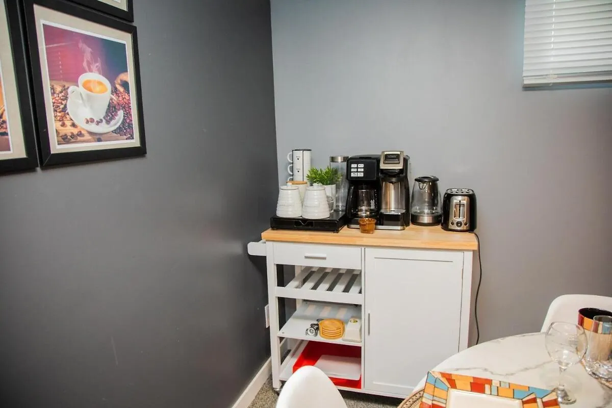 Apartment One-Bedroom Guest Suite With Private Entry Winnipeg