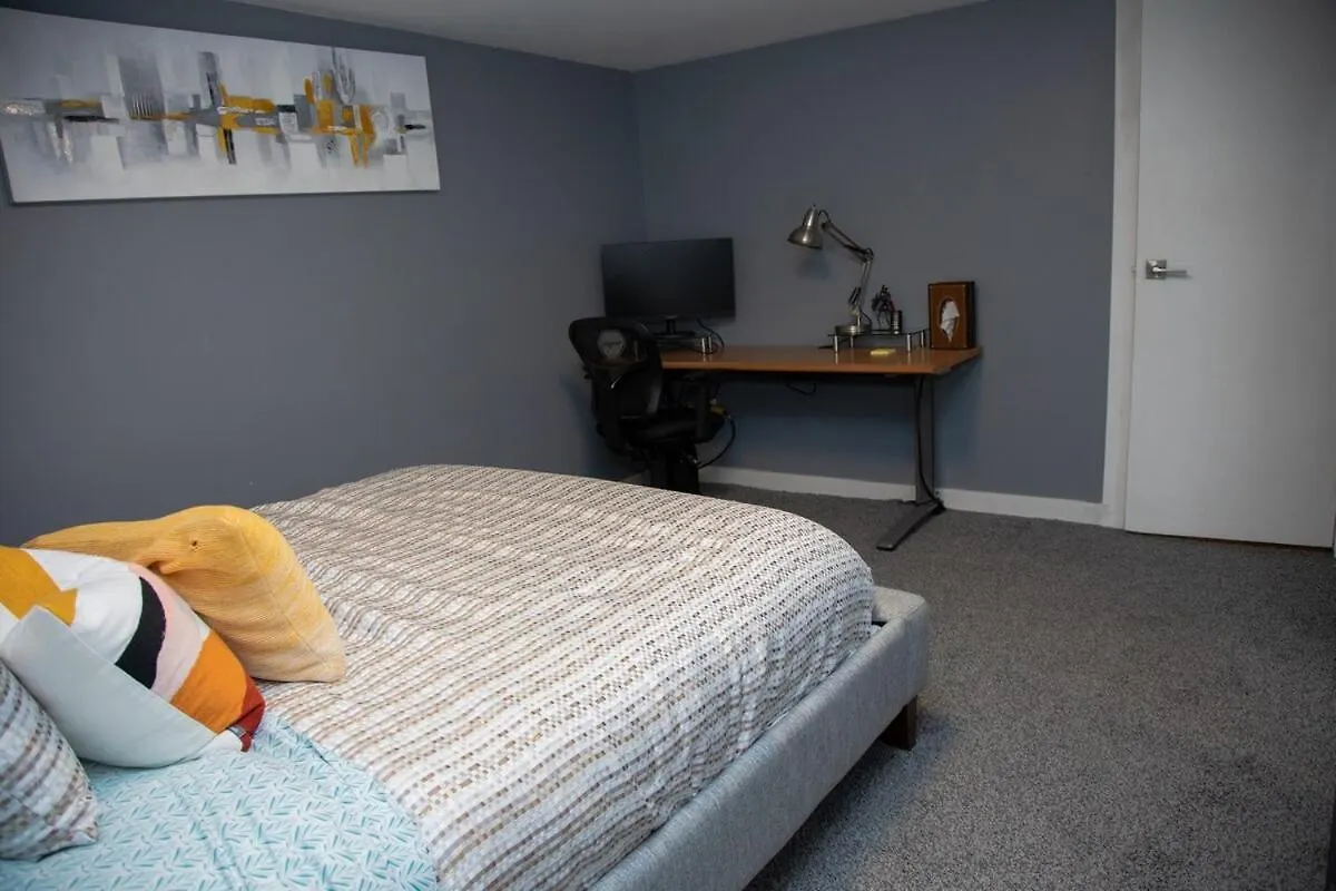 One-Bedroom Guest Suite With Private Entry Winnipeg Apartment