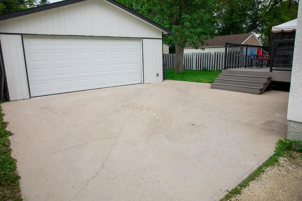 Apartment One-Bedroom Guest Suite With Private Entry Winnipeg