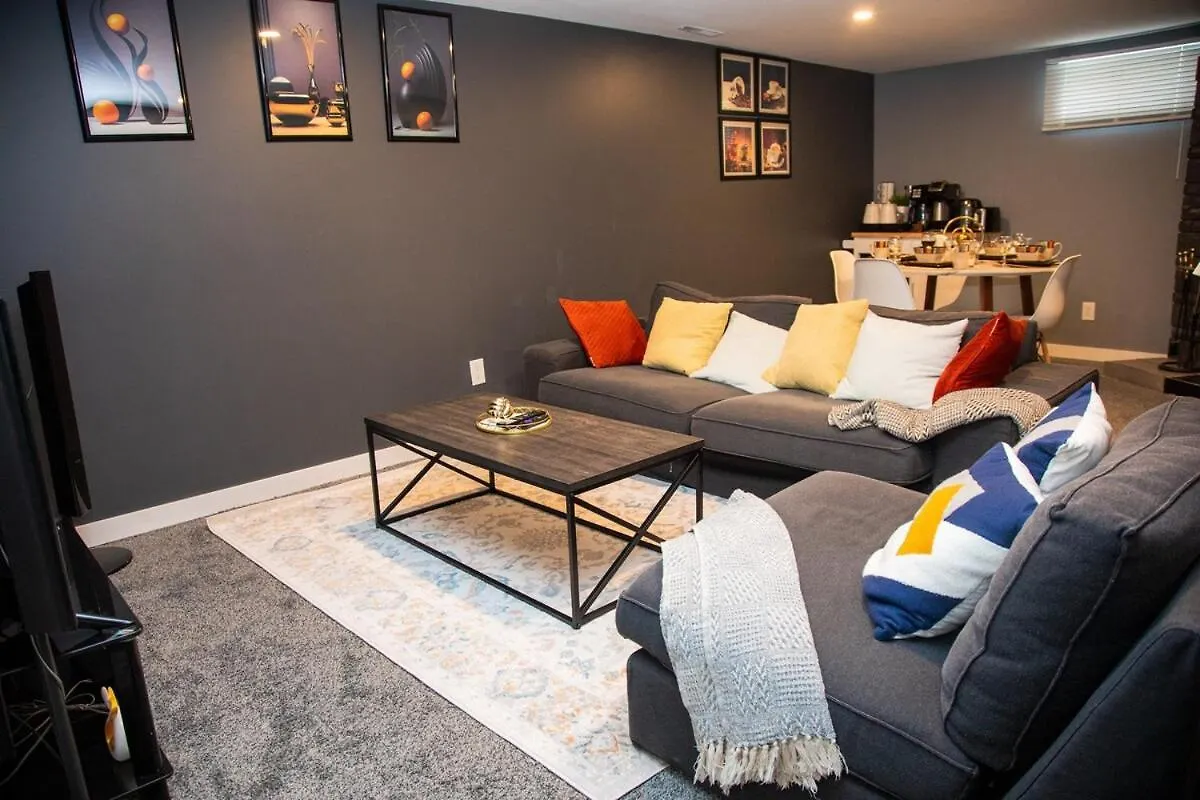 One-Bedroom Guest Suite With Private Entry Winnipeg Apartment